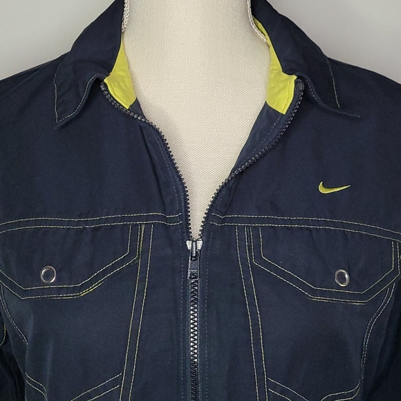 NIKE ▪︎ GIRL'S NAVY BLUE LIGHTWEIGHT JACKET ▪︎ SIZE L (12-14) - Picture 4 of 9
